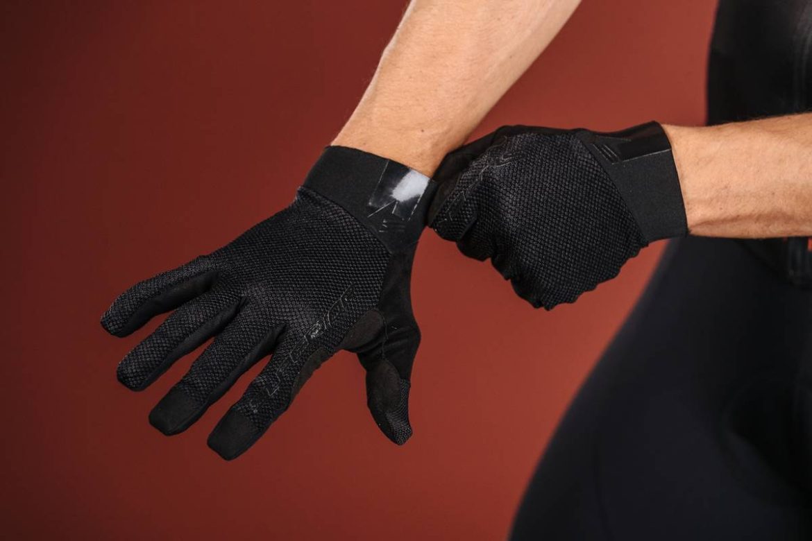 Suppliers of sport gloves